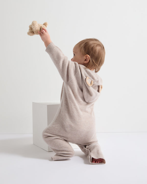 N.Peal Bear Cashmere Sleepsuit Light Oatmeal Brown