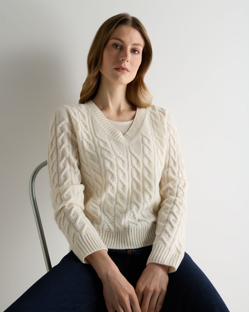 Women's Frankie Cable V Neck Cashmere Jumper New Ivory White | N.Peal