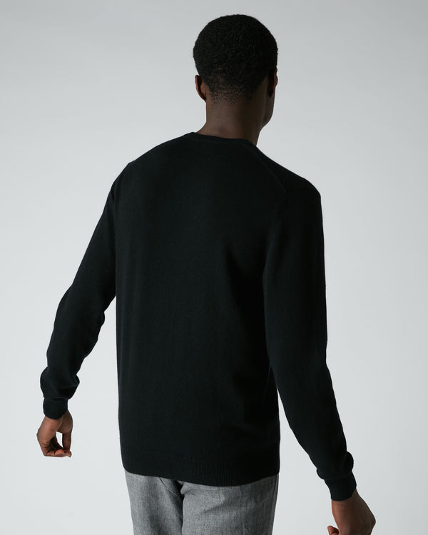 N.Peal Men's Burlington V Neck Cashmere Jumper Black