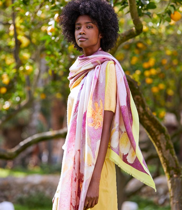 HOW TO WEAR YOUR FAVOURITE PASHMINA SHAWL ALL SUMMER LONG