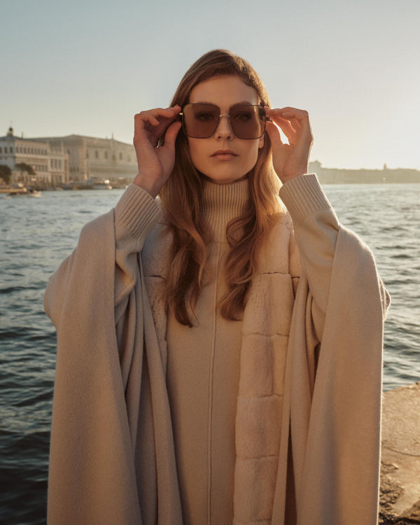 N.Peal Women's Rex Trim Lightweight Cashmere Cape Snow Grey