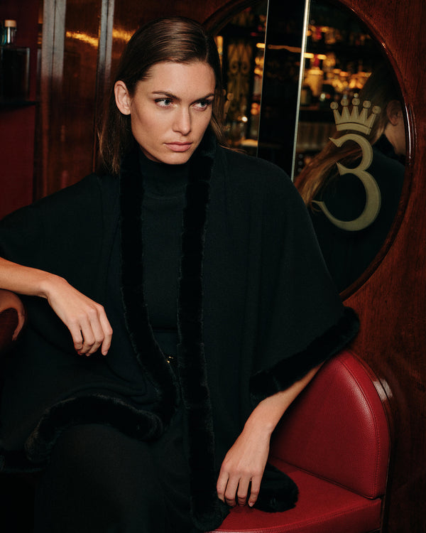 N.Peal Women's Ayla Fur Trim Cashmere Cape Black