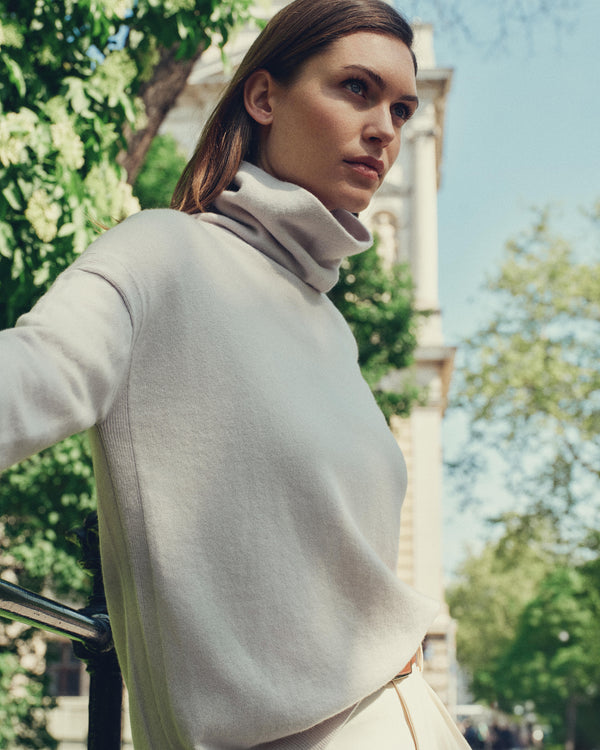 N.Peal Women's Victoria Turtle Neck Cashmere Jumper Snow Grey