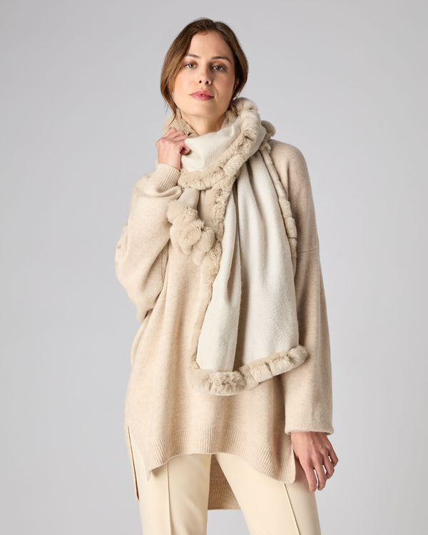 N.Peal Women's Cashmere Scarf With Fur Trim Ecru White