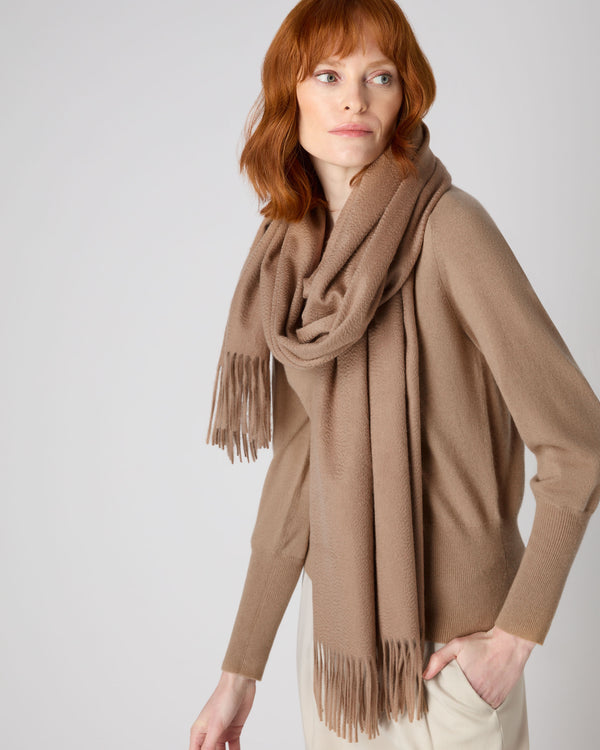 N.Peal Women's Woven Cashmere Shawl Dark Tan Brown