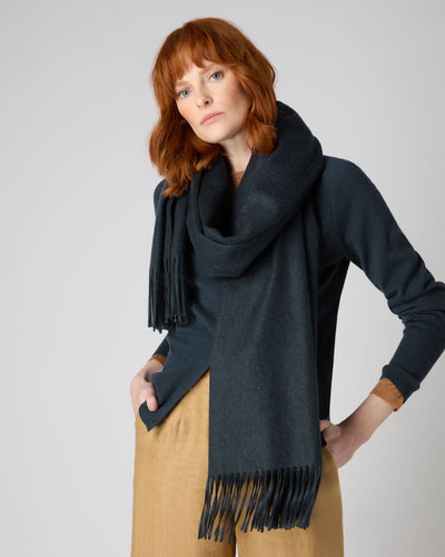 N.Peal Women's Woven Cashmere Shawl Grigio Blue