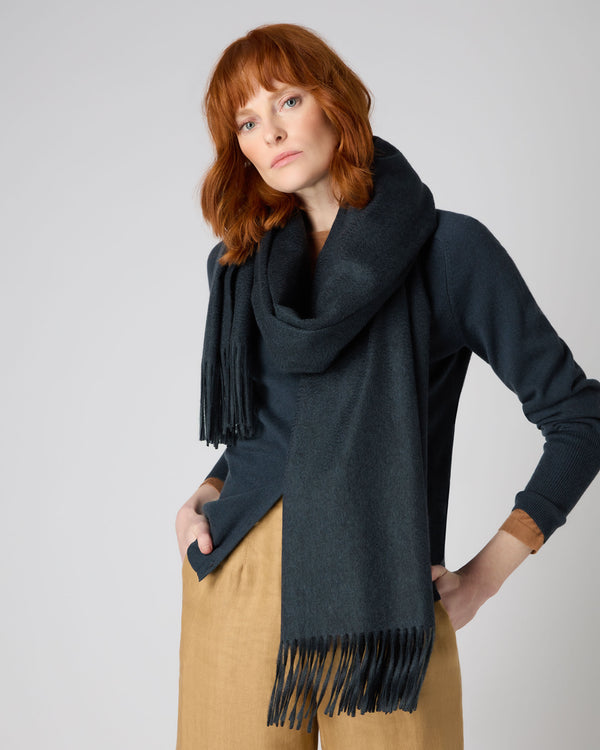 N.Peal Women's Woven Cashmere Shawl Grigio Blue