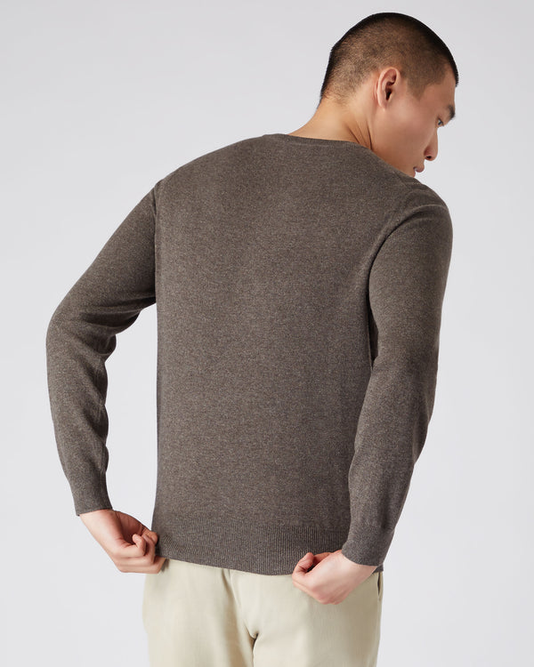 N.Peal Men's The Oxford Round Neck Cashmere Jumper Biscotti Brown