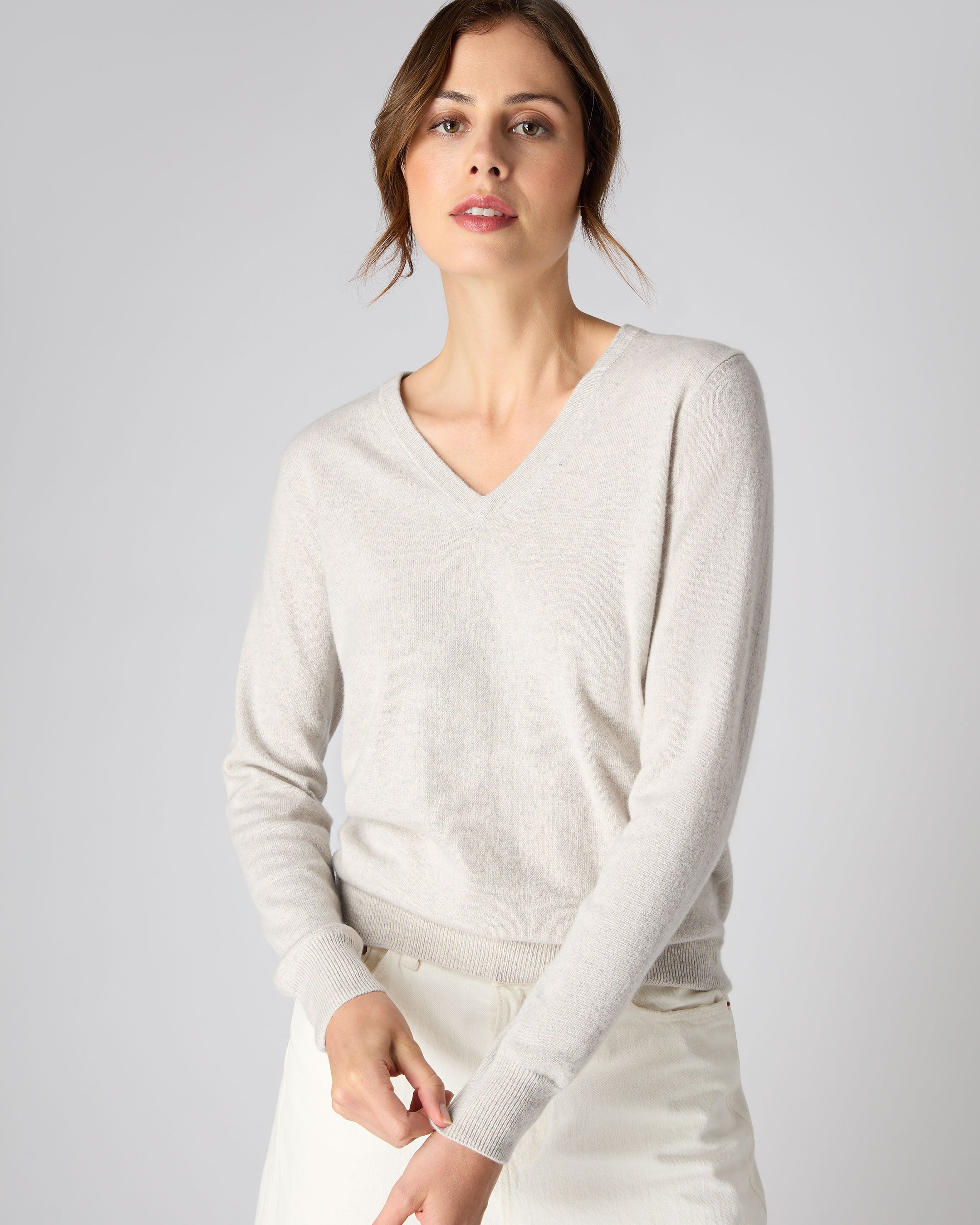 Women's V Neck Cashmere Jumper Pebble Grey | N.Peal