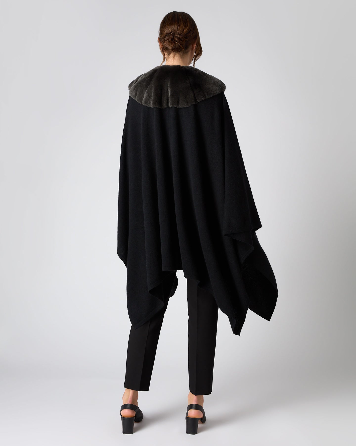 Women's Fur Collar Cashmere Cape Black | N.Peal