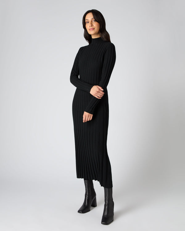 N.Peal Women's Long Ribbed Cashmere Dress Black