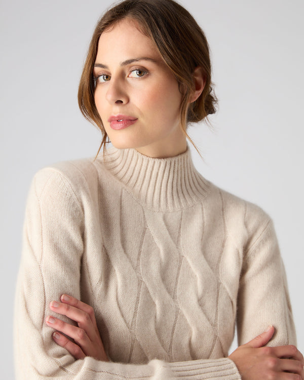 N.Peal Women's Cable Funnel Neck Cashmere Jumper Ecru White
