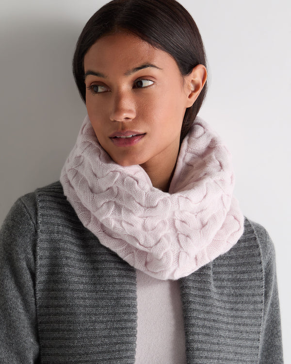 N.Peal Unisex Cable Cashmere Snood Chalk Pink