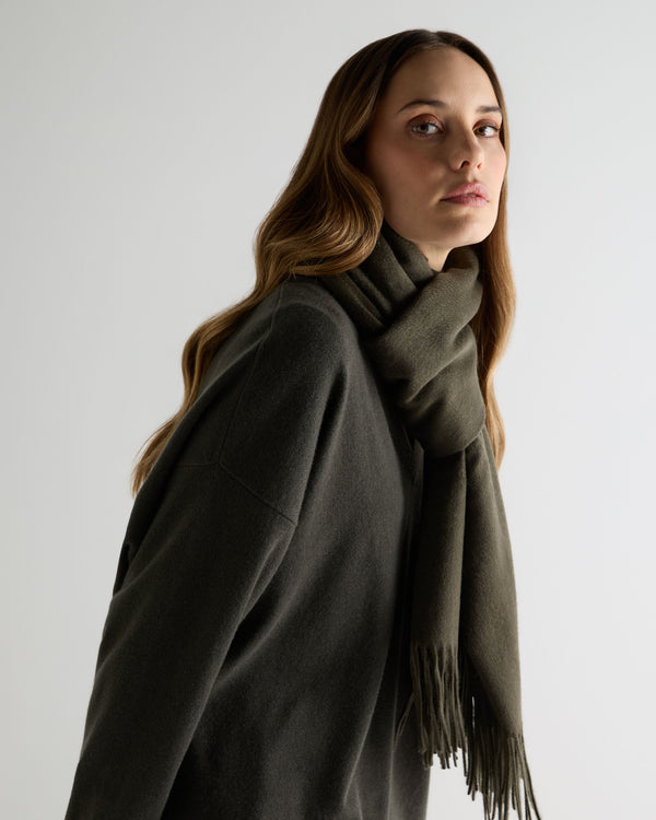 N.Peal Women's Woven Cashmere Shawl Arabica Khaki Green