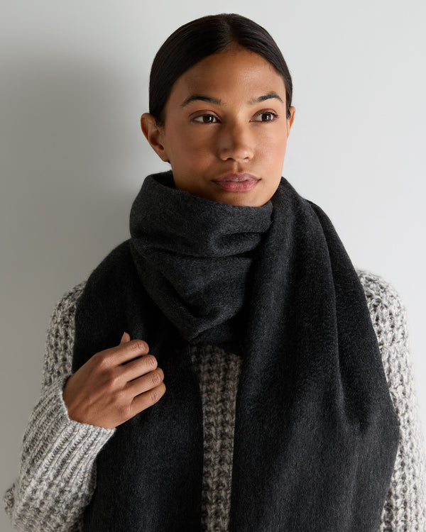 N.Peal Women's Woven Cashmere Shawl Deep Charcoal Grey