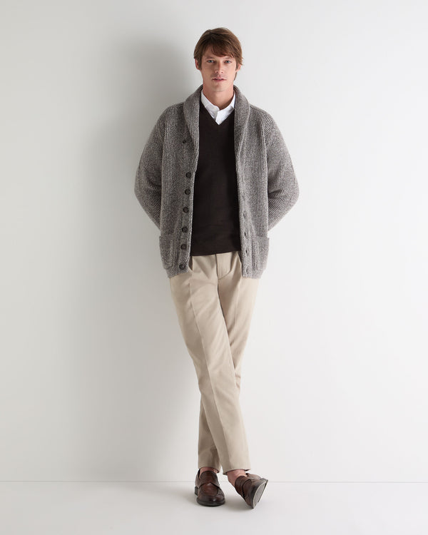 N.Peal Men's Burlington V Neck Cashmere Jumper Chocolate Brown