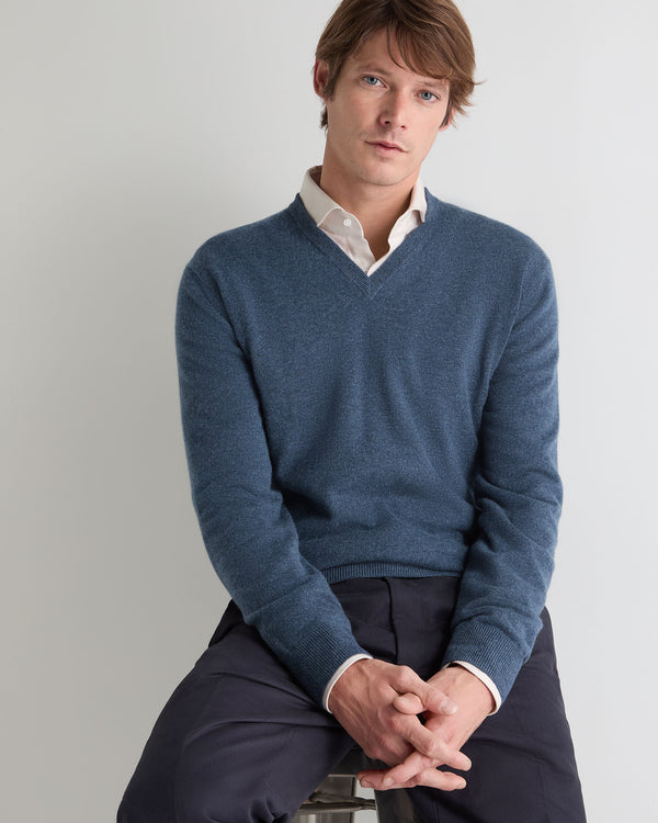 N.Peal Men's Burlington V Neck Cashmere Jumper Light Denim Blue