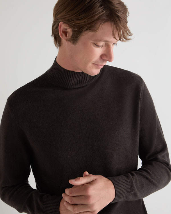 N.Peal Men's Mayfair Turtle Neck Cashmere Jumper Chocolate Brown