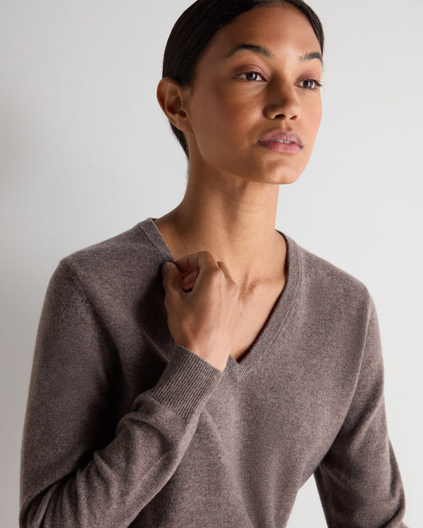 N.Peal Women's Phoebe V Neck Cashmere Jumper Otter Brown