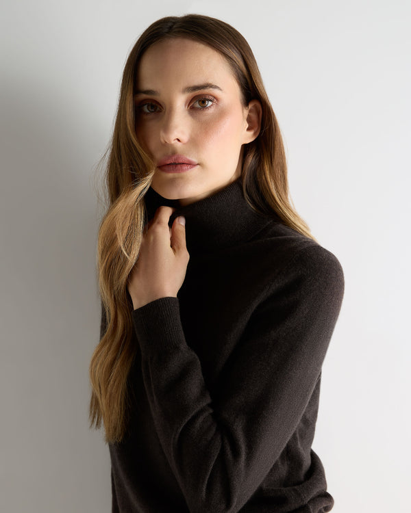 N.Peal Women's Luna Roll Neck Cashmere Jumper Chocolate Brown