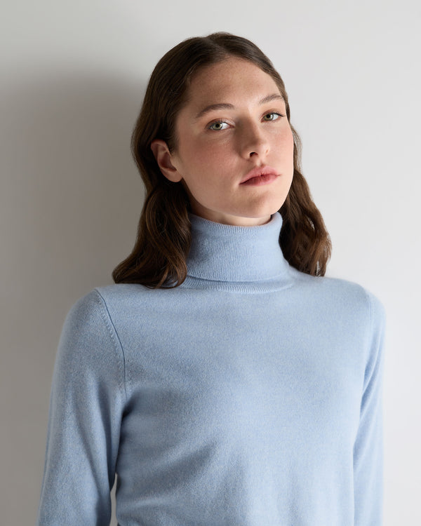 N.Peal Women's Luna Roll Neck Cashmere Jumper Sea Mist Blue