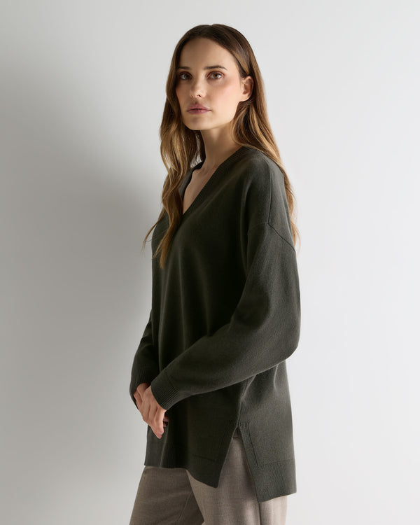 N.Peal Women's Longline V Neck Cashmere Jumper Arabica Khaki Green