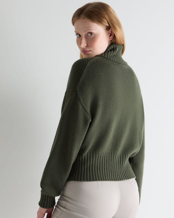 N.Peal Women's Cropped Roll Neck Cashmere Jumper Army Green