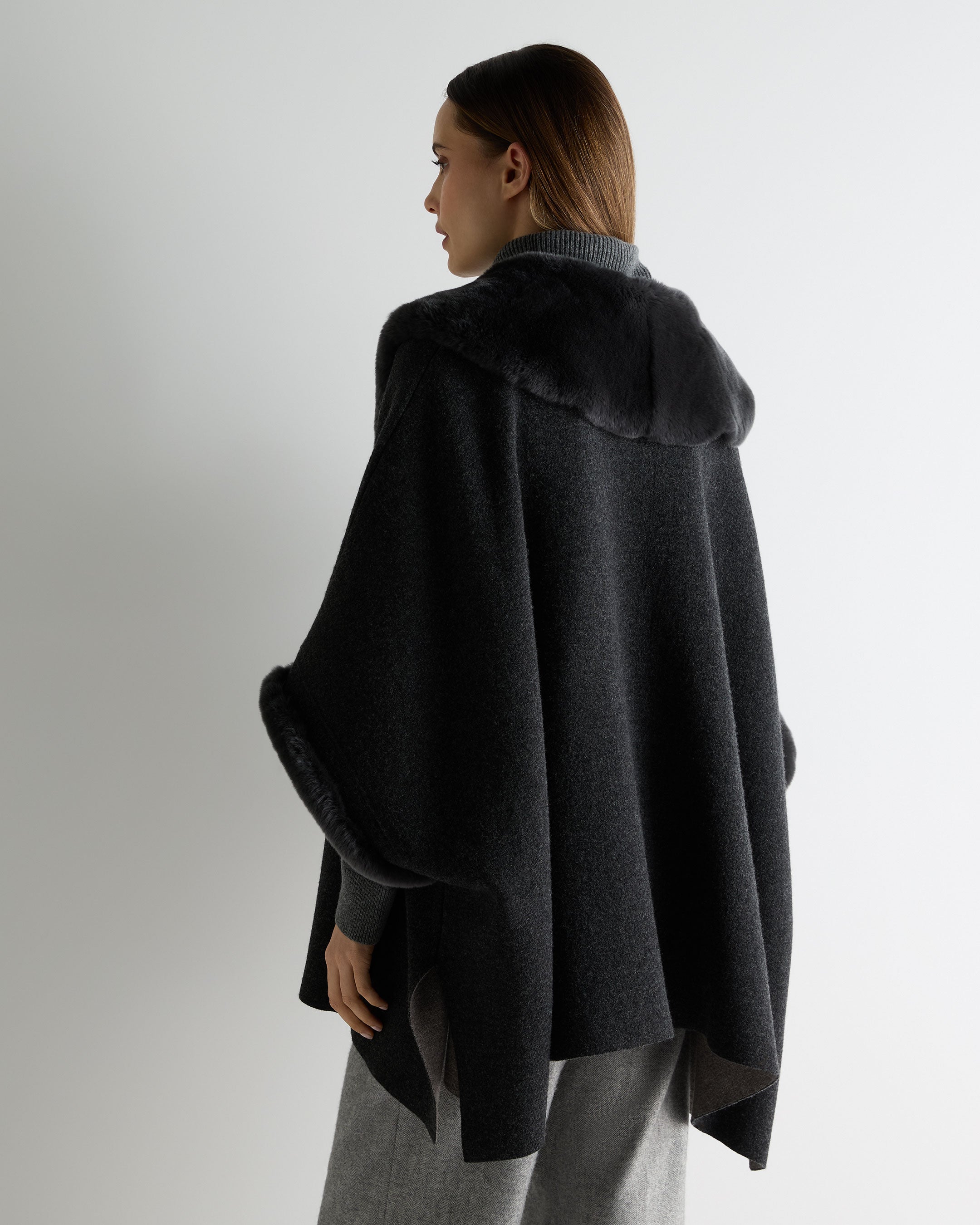 Women's Double Face Fur Cape Dark Graphite Grey | N.Peal