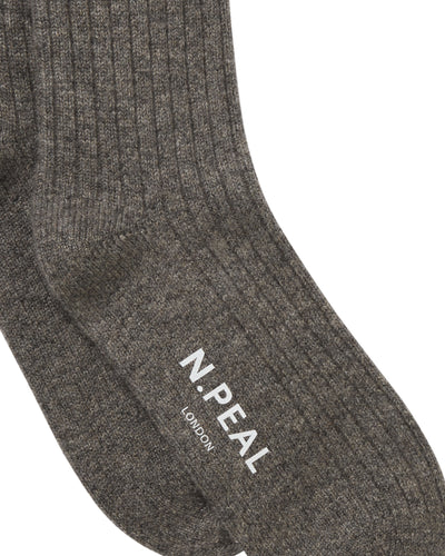 N.Peal Women's Rib Cashmere House Socks Wood Smoke Brown