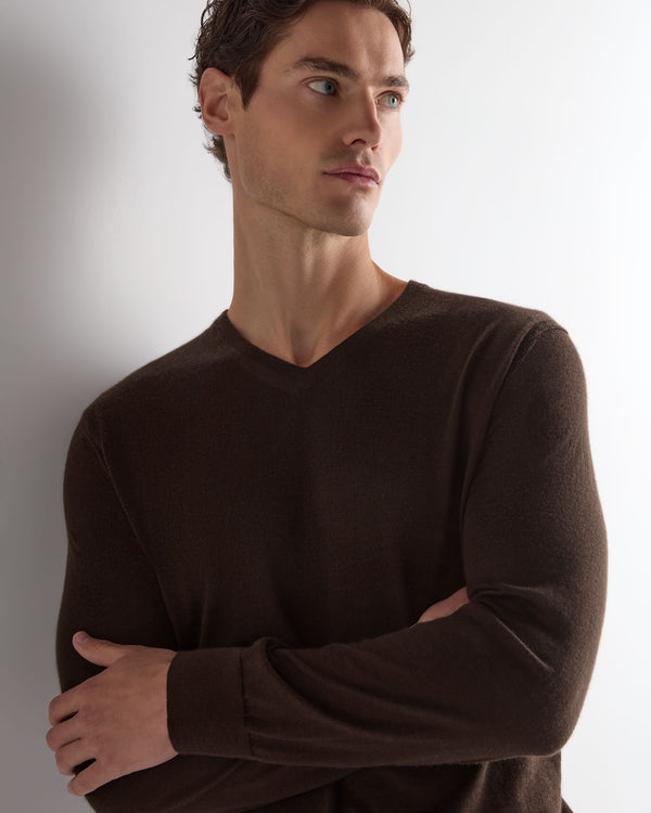 Men's Conduit Fine Gauge Cashmere V Neck Jumper 5