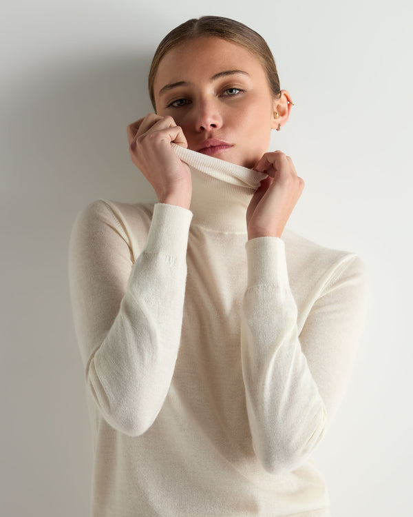 Women's Margot Superfine Cashmere Roll Neck Jumper 5