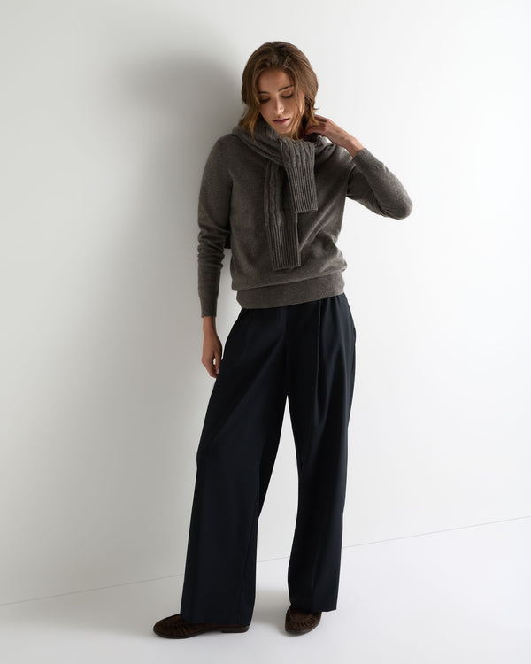 Women's Phoebe V Neck Cashmere Jumper 3