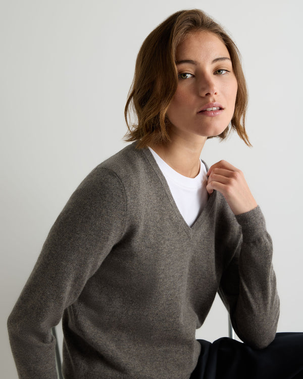 Women's Phoebe V Neck Cashmere Jumper 5