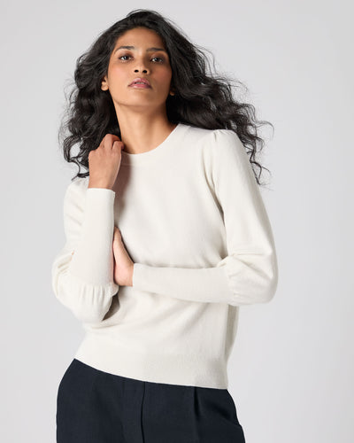 N.Peal Women's Gathered Sleeve Cashmere Jumper Ivory White Sparkle