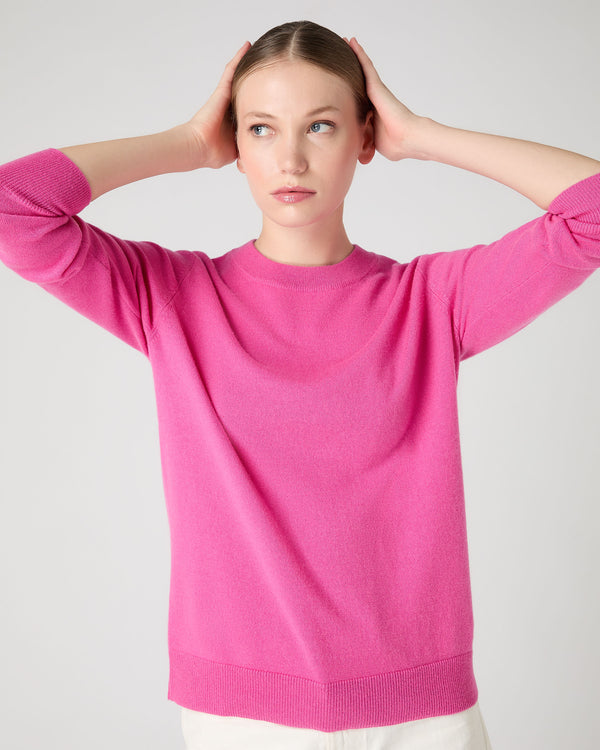 N.Peal Women's Relaxed Round Neck Cashmere Jumper Vibrant Pink