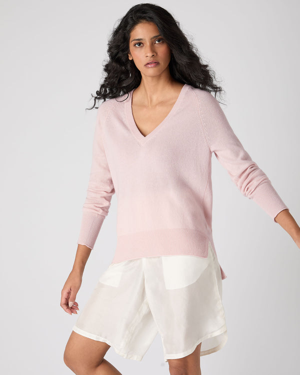 N.Peal Women's Longline V Neck Cashmere Jumper Quartz Pink