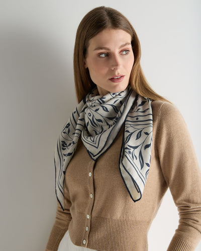 N.Peal Women's Large Decorative Foulard New Ivory White