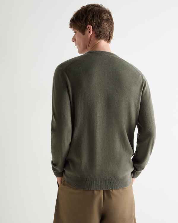 N.Peal Men's Burlington V Neck Cashmere Jumper Olive Green