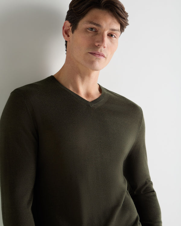 N.Peal Men's Conduit Fine Gauge Cashmere V Neck Jumper Arabica Khaki Green