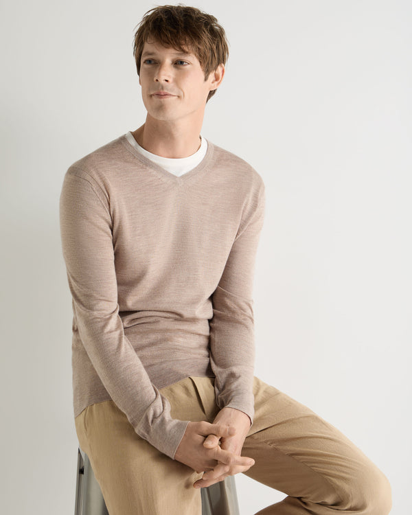 N.Peal Men's Conduit Fine Gauge Cashmere V Neck Jumper Soft Taupe Brown