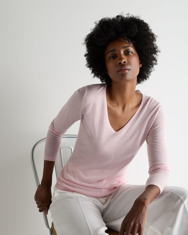 N.Peal Women's Imogen Superfine Cashmere V Neck Jumper Rosewater Pink