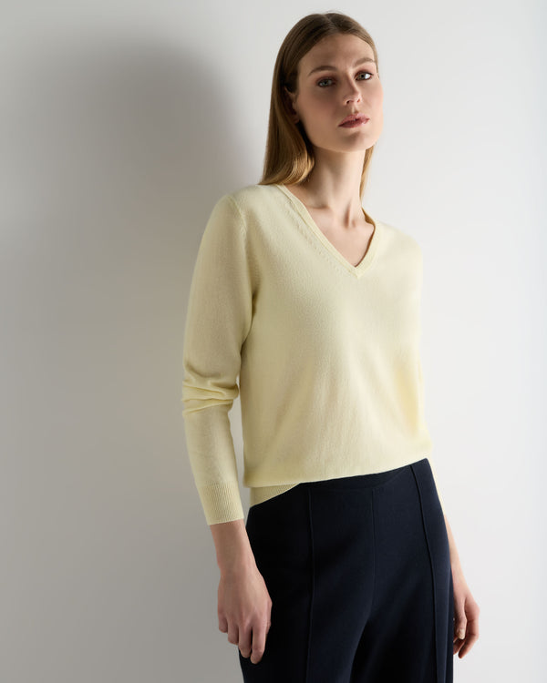 N.Peal Women's Phoebe V Neck Cashmere Jumper Butter Yellow