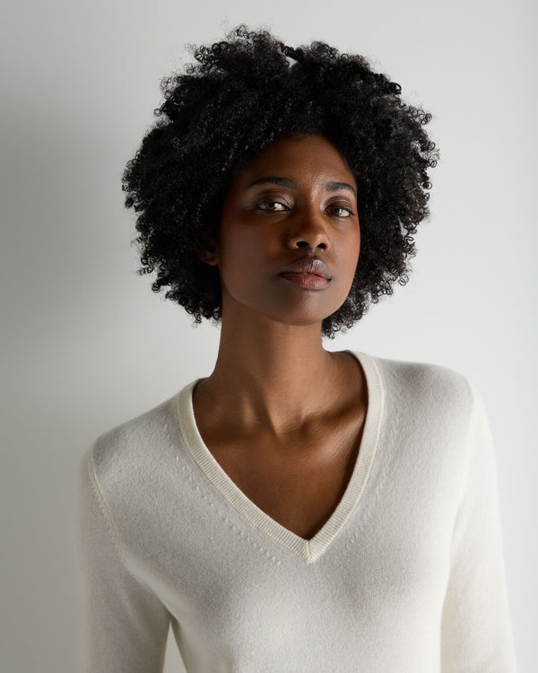 N.Peal Women's Phoebe V Neck Cashmere Jumper New Ivory White