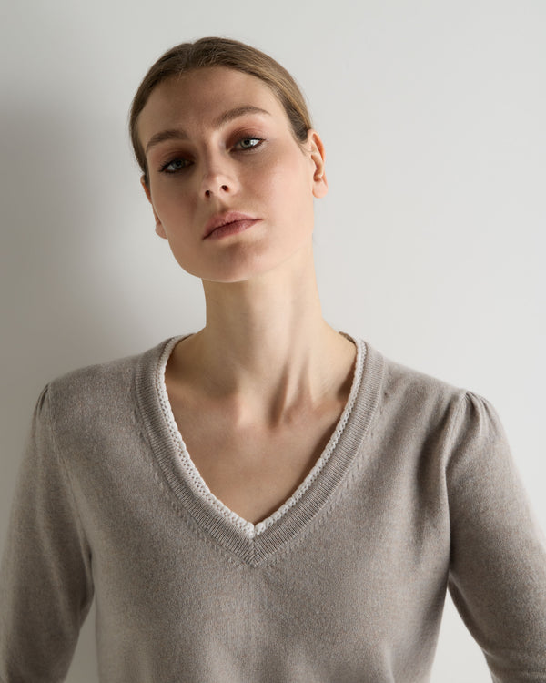 N.Peal Women's Lace Trim V Neck Cashmere Jumper Oat Grey