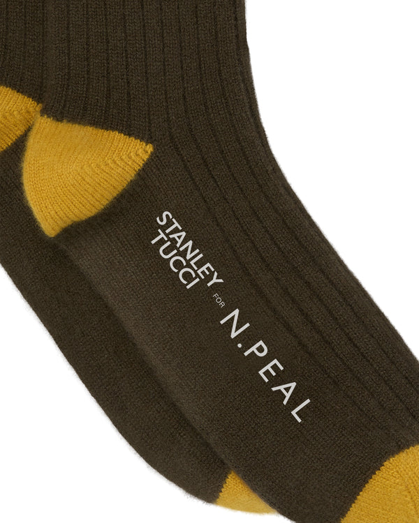N.PEAL x TUCCI TRAVEL SOCK Olive Green + Ochre Yellow