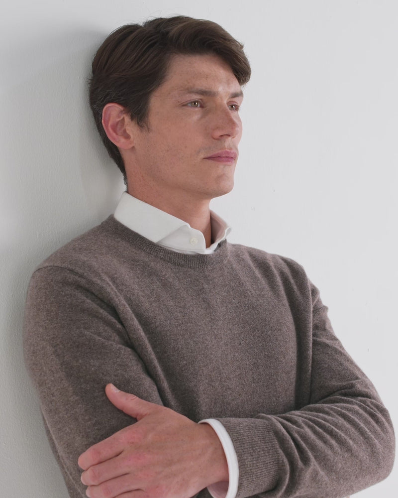 N.Peal Men's Oxford Round Neck Cashmere Jumper Otter Brown