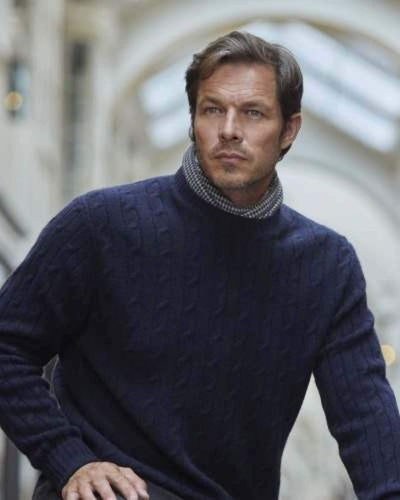 N.Peal 007 Cable Crew Neck Cashmere Jumper Navy Blue