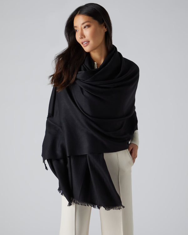 N.Peal Women's Pashmina Cashmere Shawl Black