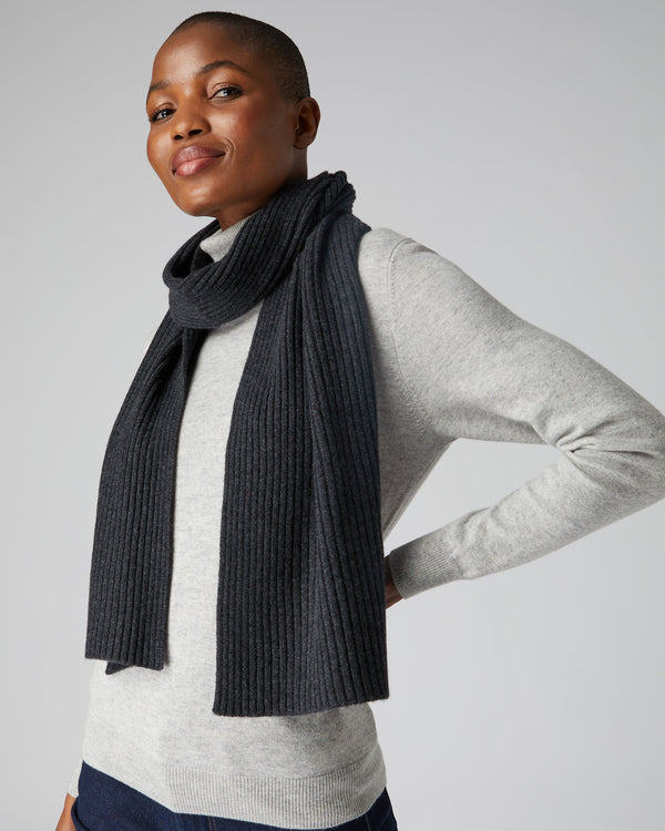 N.Peal Unisex Short Ribbed Cashmere Scarf Dark Charcoal Grey