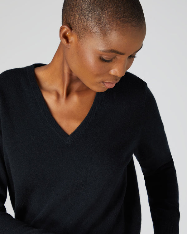 N.Peal Women's V Neck Cashmere Jumper Black